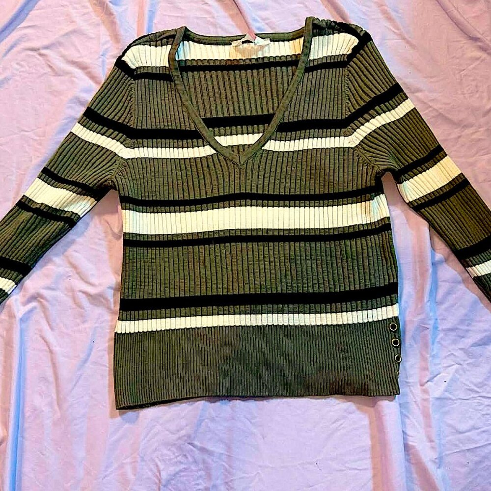 "No Boundaries" Green/Black/White Striped Vneck Long Sleeve Sweater SIZE XXXL 21
